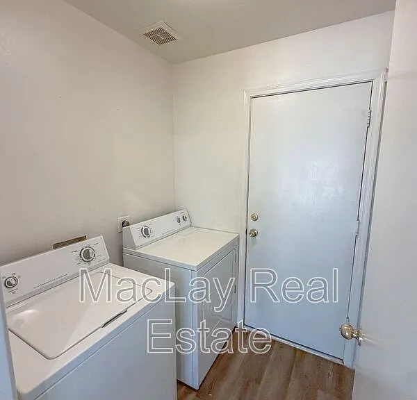 2934 E Blackhawk Dr — Photo 11