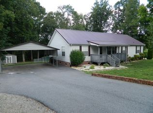 2070 E Flat Church Rd, Lenoir, NC 28645