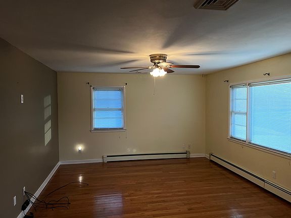 4th image of 71 Brakenbury Dr