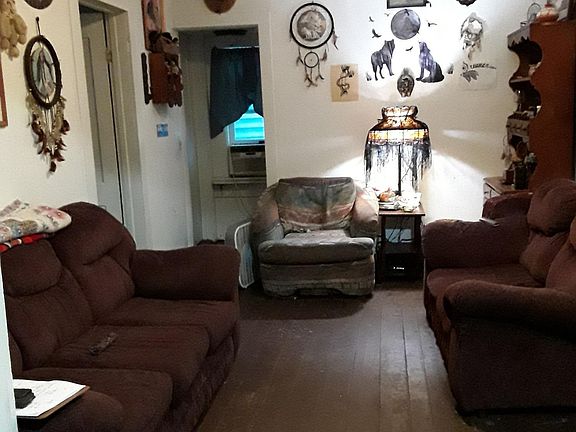 3rd image of 9 Benton Ave