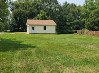 105 N Monroe St, Roanoke, IL 61561