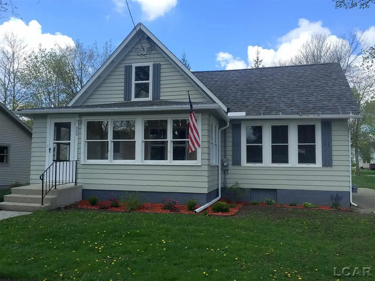 240 Raisin St photo 1