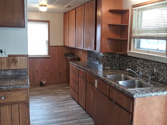 2nd image of 743 Welsted St