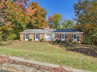 1233 Pinehurst Rd, Staunton, VA 24401