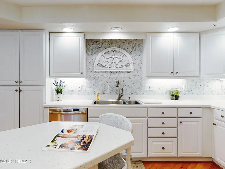 1 John Anderson Dr #Penthouse 7 — Photo 52