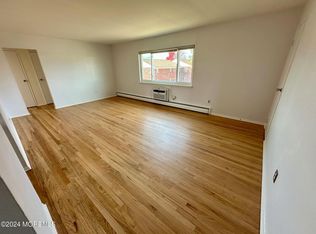 19 Azalea Ct #B, Eatontown, NJ 07724