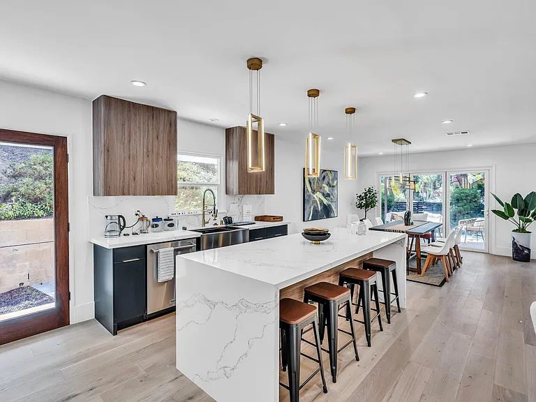 15440 Hamner Dr — Photo 15