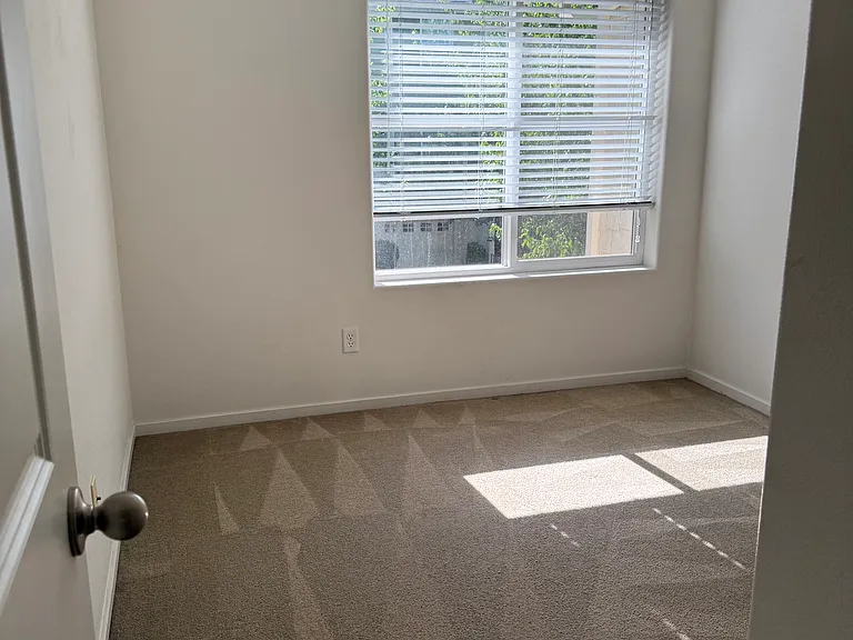 2218 NW Redelfs Way — Photo 13