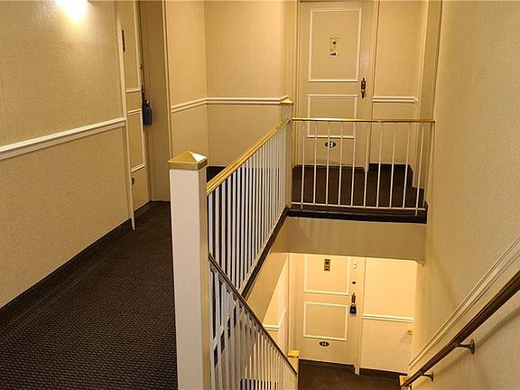 5th image of 4 Bryant Cres APT 2J