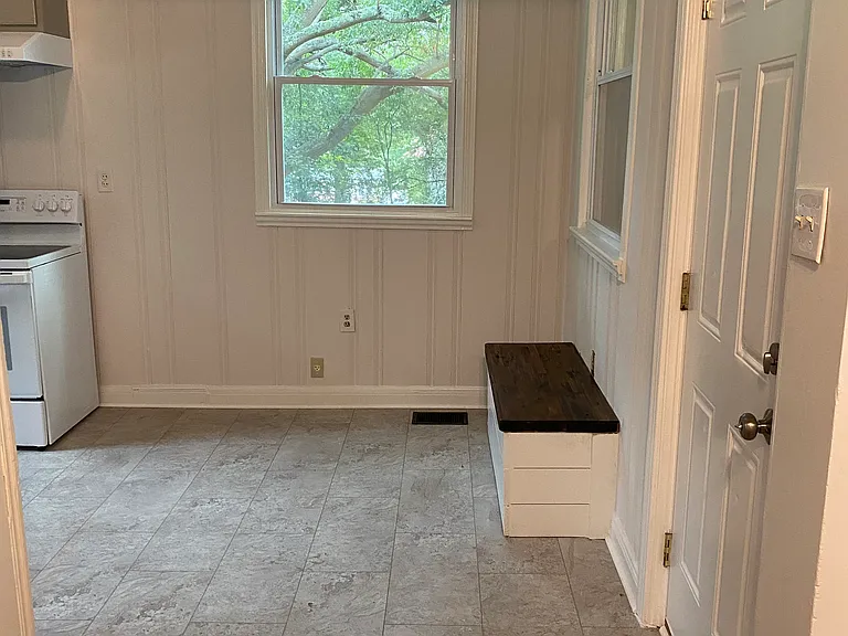 229 Grandview Dr — Photo 5