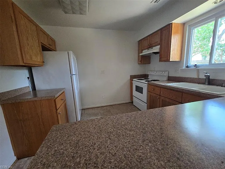 5710 Brandon Blvd — Photo 6