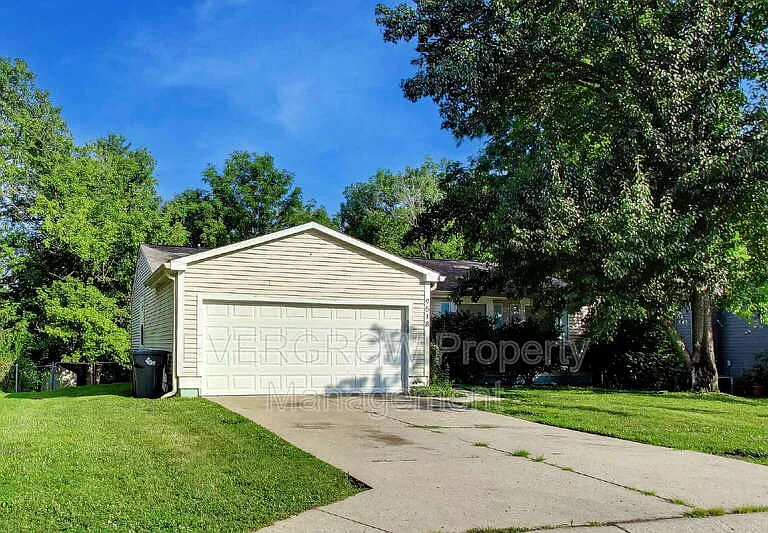 9518 Bent Brook Dr — Photo 2