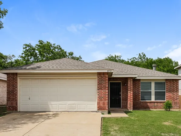 4054 Hunters Creek Dr, Fort Worth, TX 76123