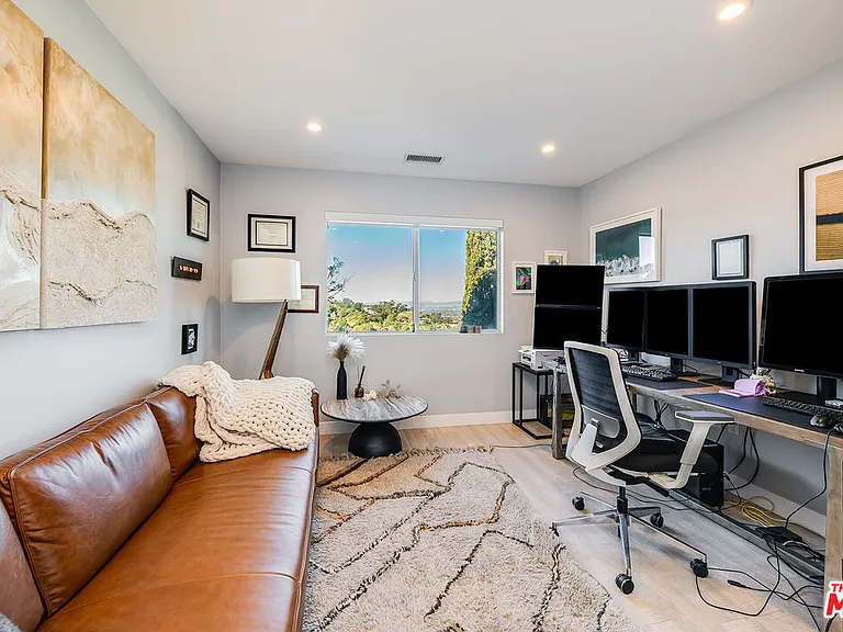 7191 Pacific View Dr — Photo 21