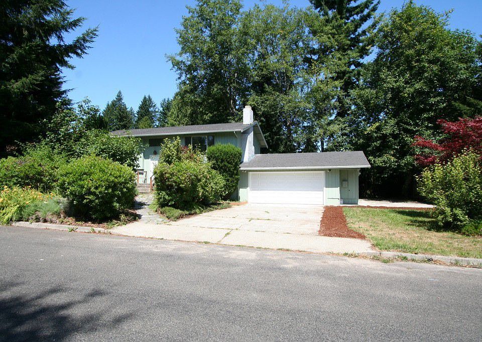1st image of 2406 18th Ave NW