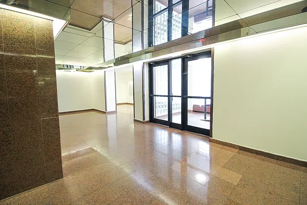 Sold by Winzone Realty Inc | media 10