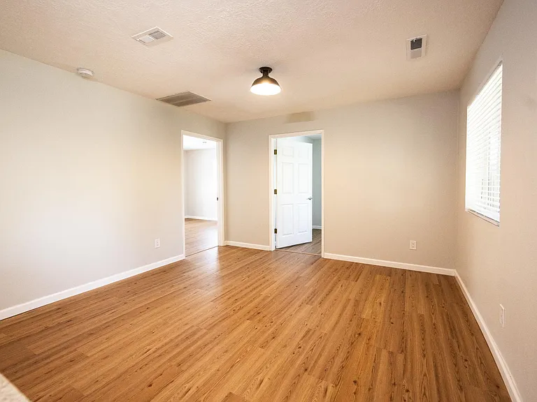 8717 NE Webster St #B — Photo 27