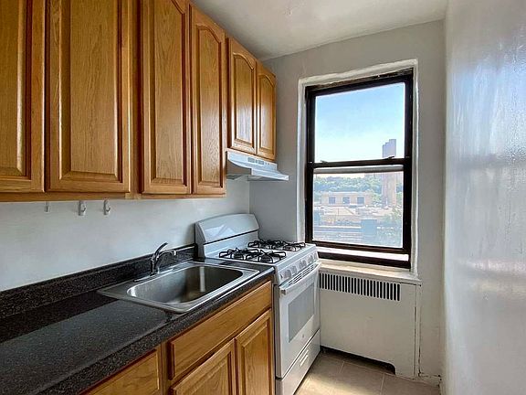 5th image of 5057 Broadway APT 56