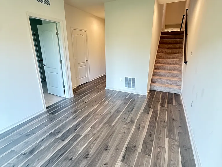 7846 Hope Ct — Photo 5