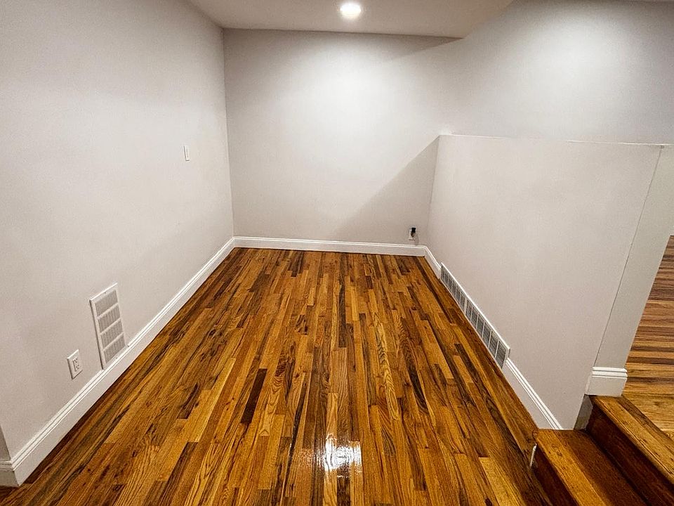 1st image of 3227 Griswold Ave #3