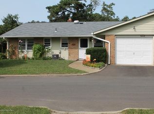 102D Cambridge Cir, Manchester, NJ 08759