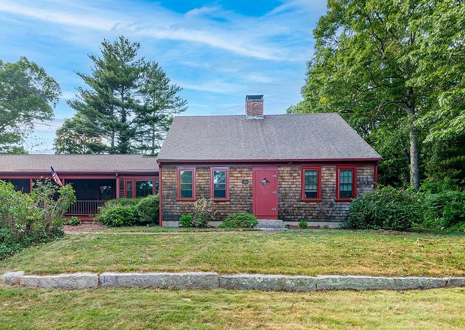 1st image of 221 Circuit St