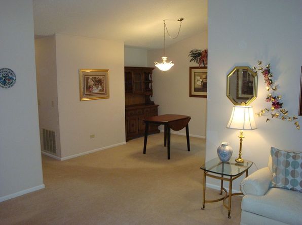 354 Essex Ct, Wood Dale, IL 60191