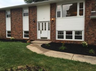 55 Birch Ln, Williamsville, IL