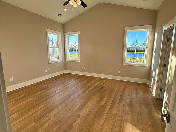 3rd image of 194 Palmetto Harbour Dr.