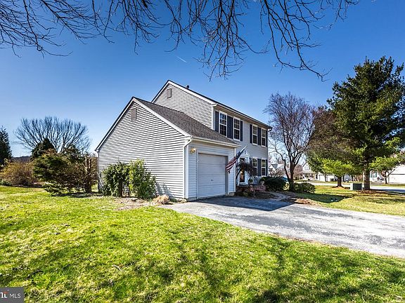 2nd image of 235 Thornridge Dr