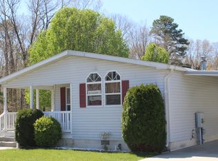 590 Starlight Ln, Williamstown, NJ 08094