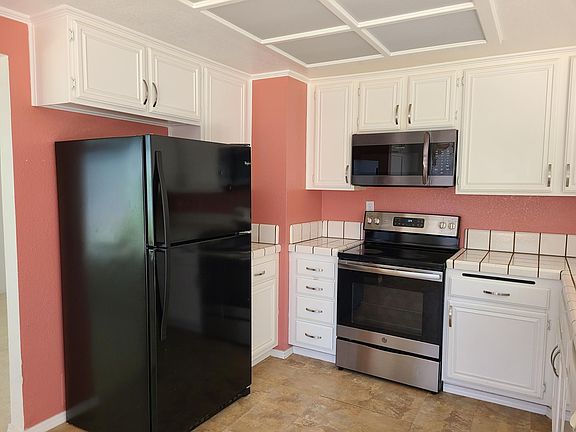 3rd image of 32706 Hilmar St
