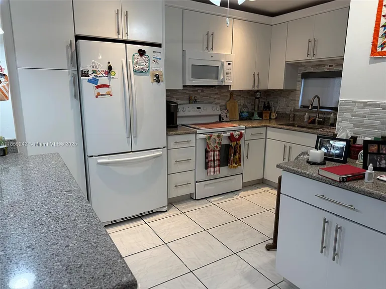8981 S Hollybrook Blvd #302 — Photo 3