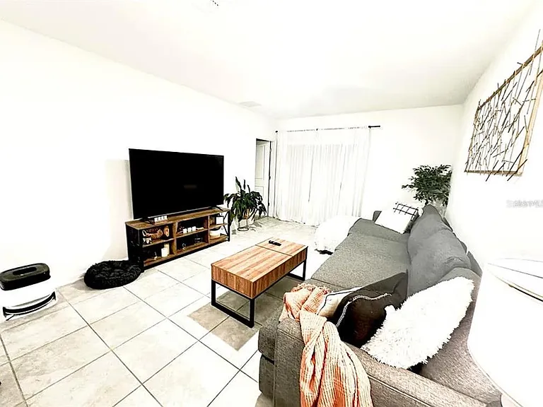 1835 Weir Blvd — Photo 5