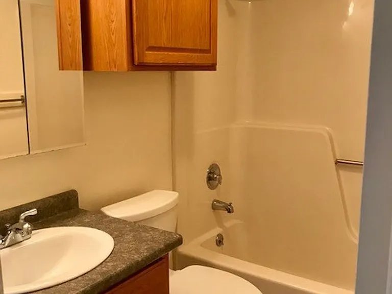 2J Salmon St — Photo 2