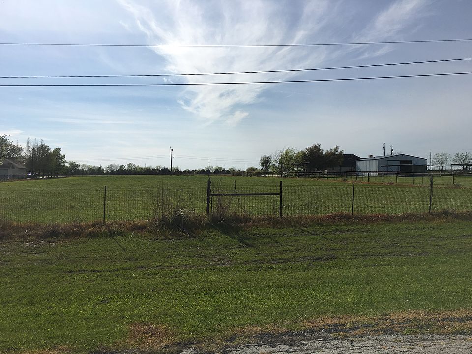 2nd image of Kaufman St
