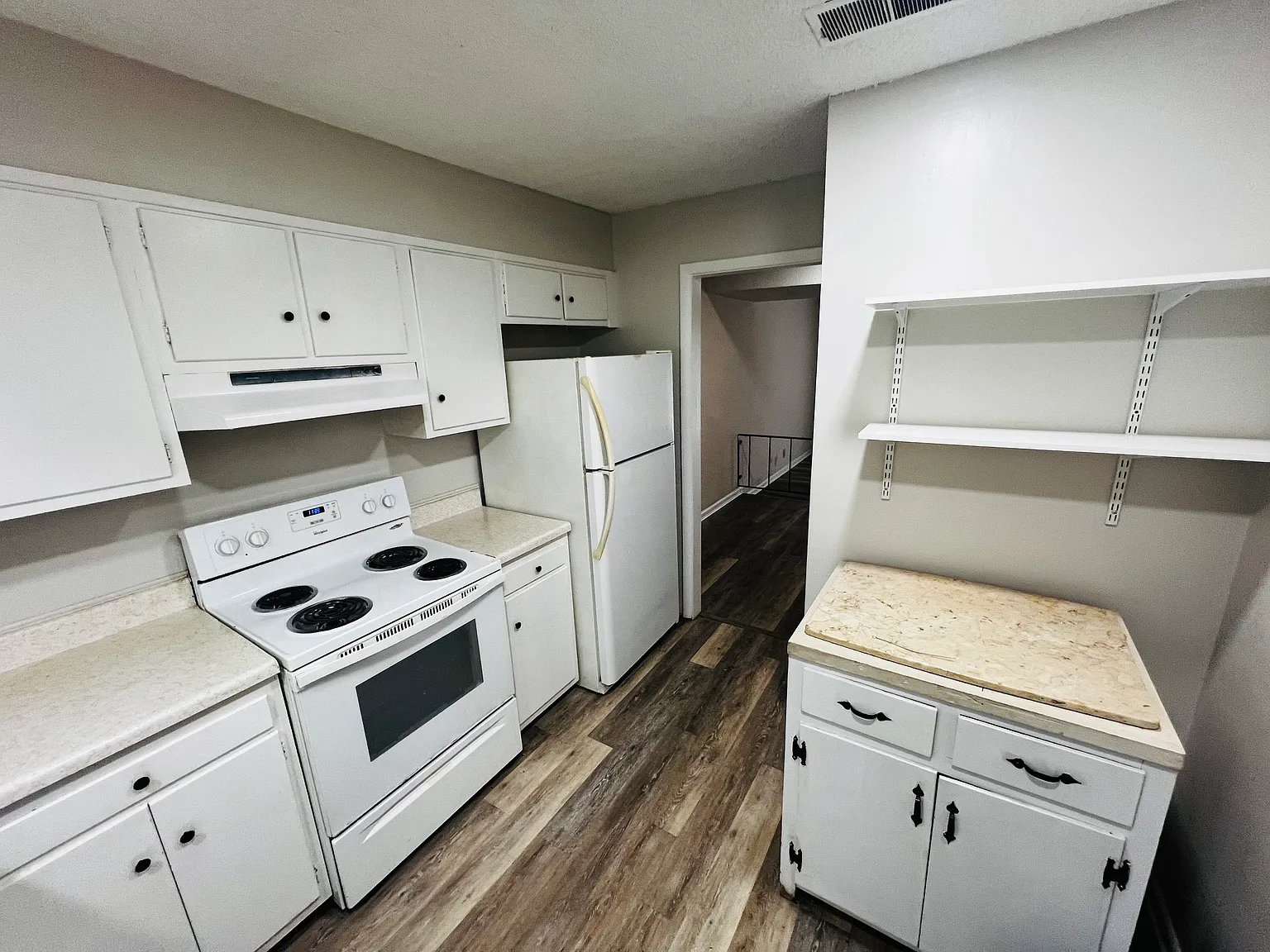 2 bed, 1.5 bath, 1100 sqft, $1,200 — Photo 4