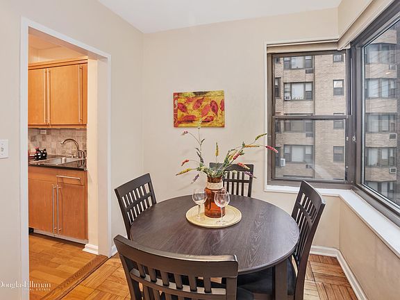 4th image of 55 E End Ave APT 10L