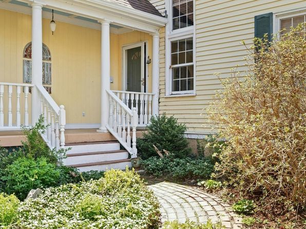 328 Washington St, Holliston, MA 01746