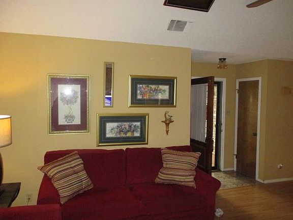 2nd image of 4706 Royal Oak Dr
