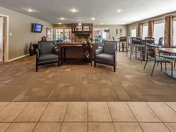 5th image of 713 Nelson Cir