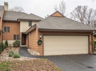 29 Bathcrescent Ln #29, Bloomfield, CT 06002