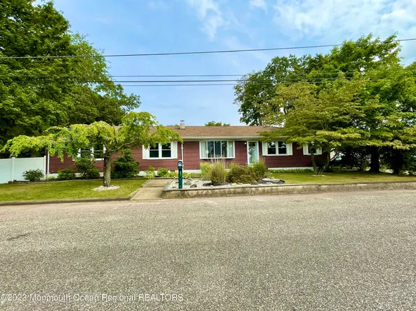1237 Mizzen Avenue, Beachwood, NJ 08722