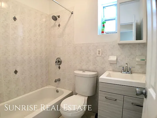 Rented by Sunrise Real Estate | media 87