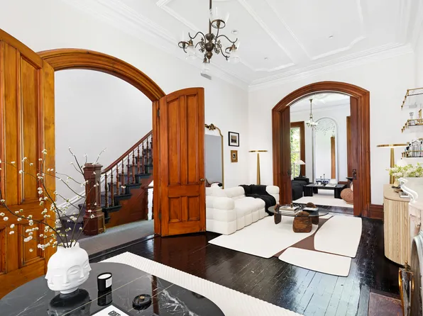 526 Carlton Avenue image 1 of 14