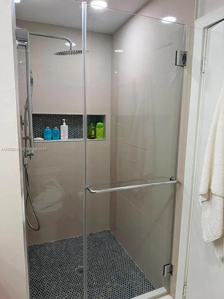 2 bed, 1280 sqft, $4,000 — Photo 1