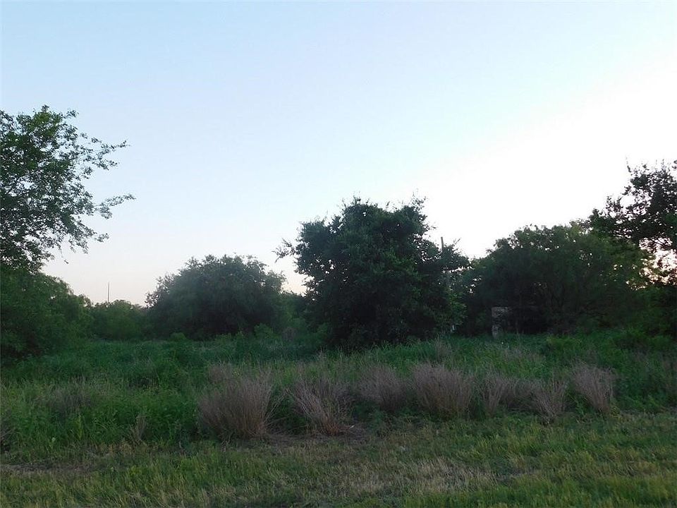 1st image of 1500 Easterling Goliad St