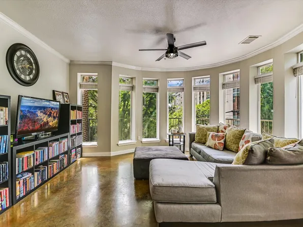 910 W 25th St #206, Austin, TX 78705