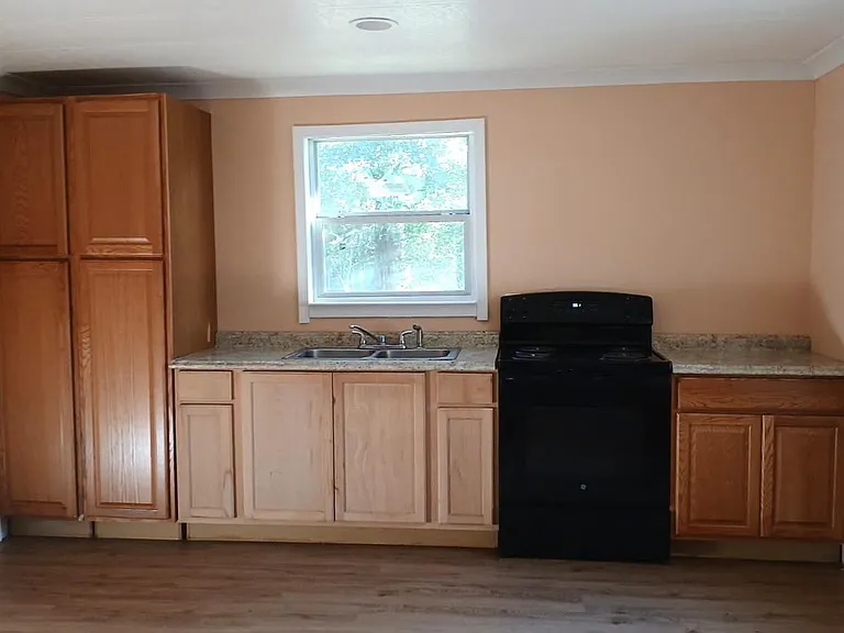 25956 Lantern Ln — Photo 2