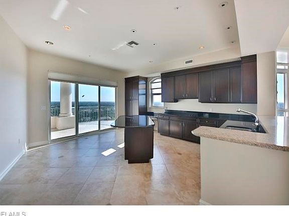 5th image of 4801 Island Pond Ct Unit 1201